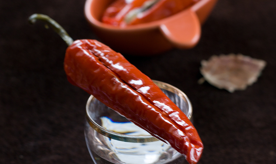 Маринованный перец с селедкой