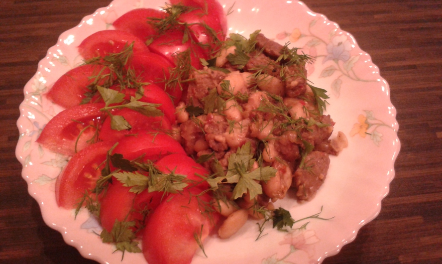 Ароматная говядина с фасолью