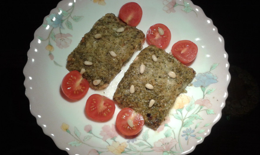 Пикантная форель с кедровыми орешками