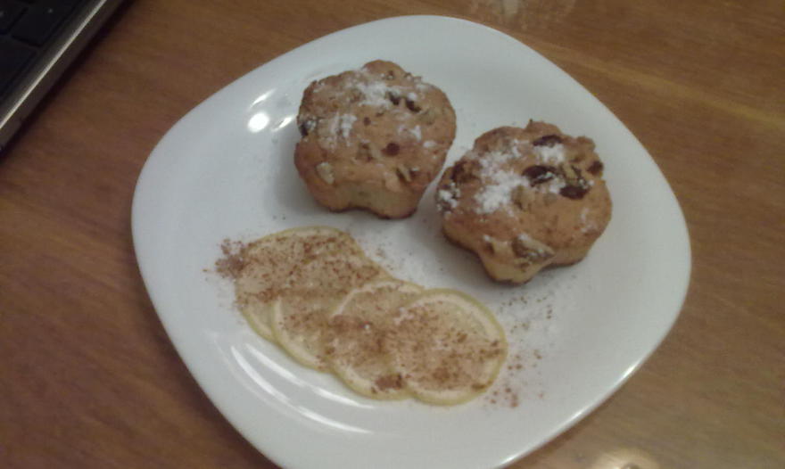 Творожные маффины с изюмом и грецким орехом