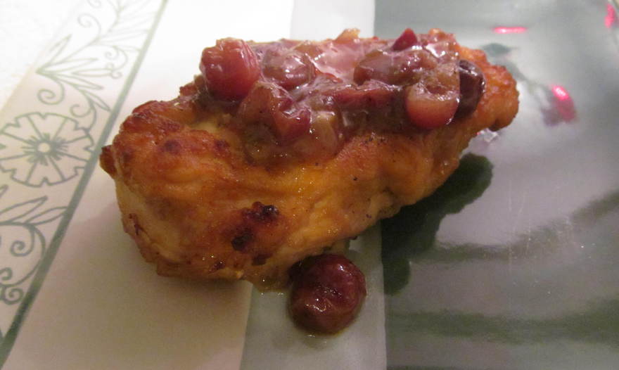Куриные грудки с кленовым сиропом и клюквой