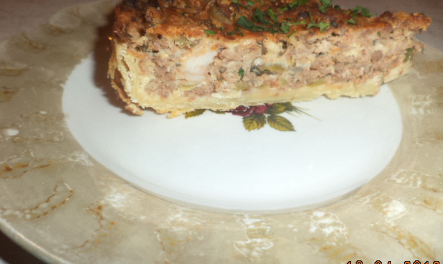 ПИРОГ  С  ФАРШЕМ  И  ОЛИВКАМИ