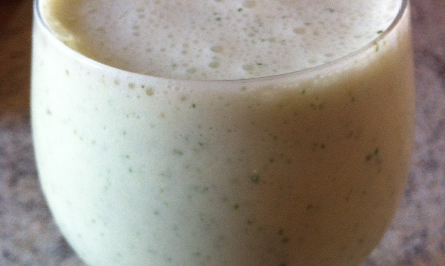 Бананово-мятный молочный коктейль