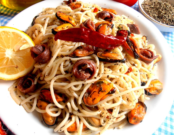 Быстрые спагетти с мидиями от Джейми Оливера для Вики (Ла Ванда)