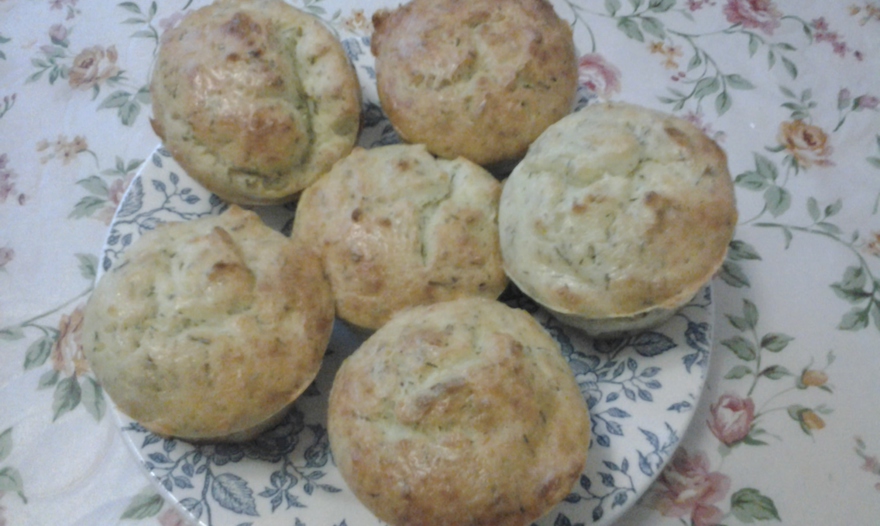 Соленые сырники с зеленью, запеченные в духовке 