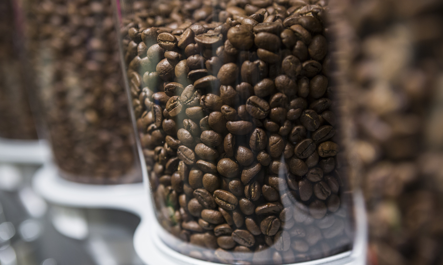 Шоколадно-банановые маффины с миндалем