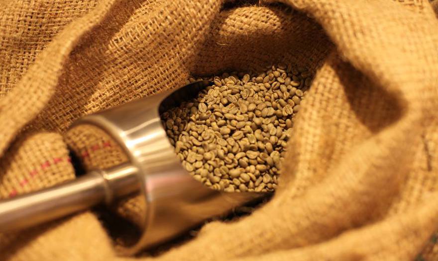 Шоколадно-банановые маффины с миндалем