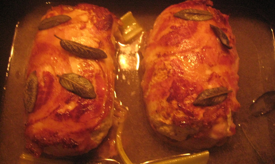 Запеченный куриный рулет с рикоттой