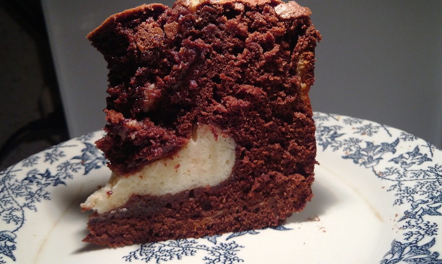 Шоколадный пирог с мягким творогом