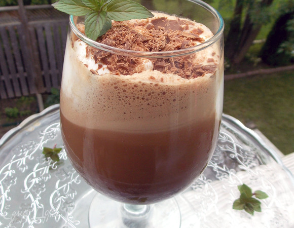 Ледяной шоколадно-мятный кофе