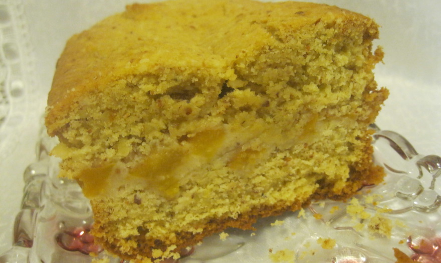 Ароматный миндальный кекс с малиной