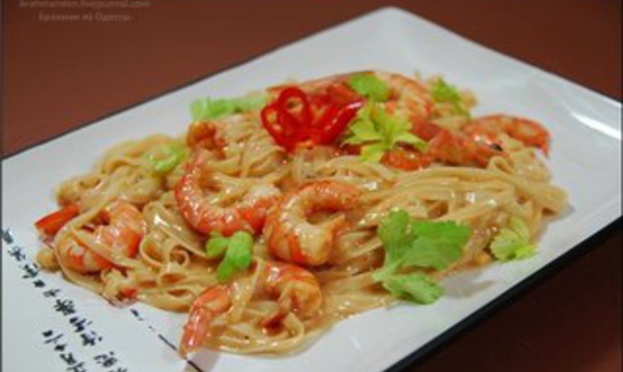 Лапша с креветками в кокосовом молоке