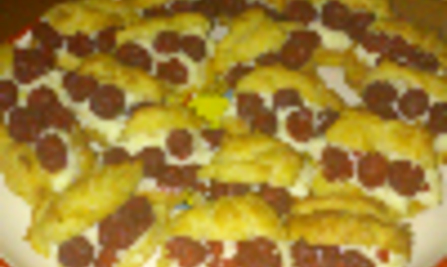 Профитроли с заварным кремом и малиной