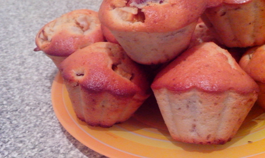 Йогуртовые бисквитные кексики с персиком и нектарином