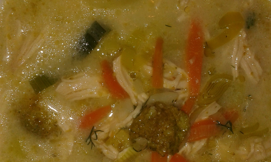 суп с сыром, капустой брокколи ,курицей