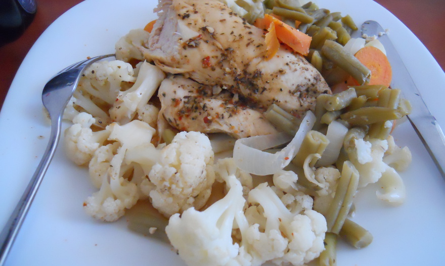 Куриное филе, запеченное с овощами в фольге