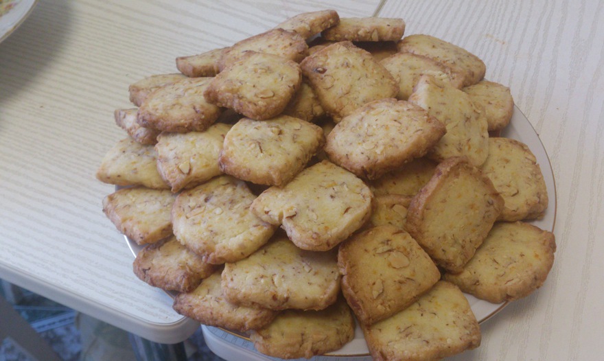 Апельсиновое песочное печенье с миндалем