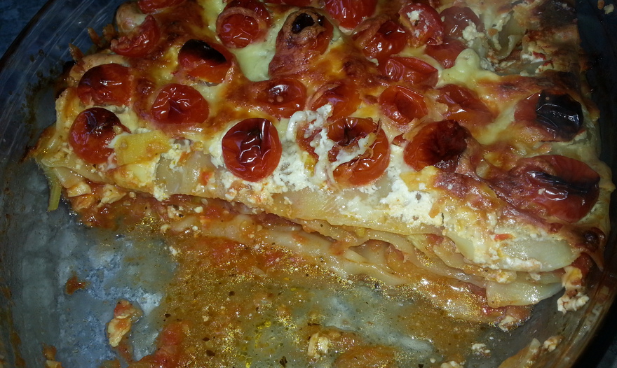 Лазанья с кабачками и помидорами с сыром Джюгас