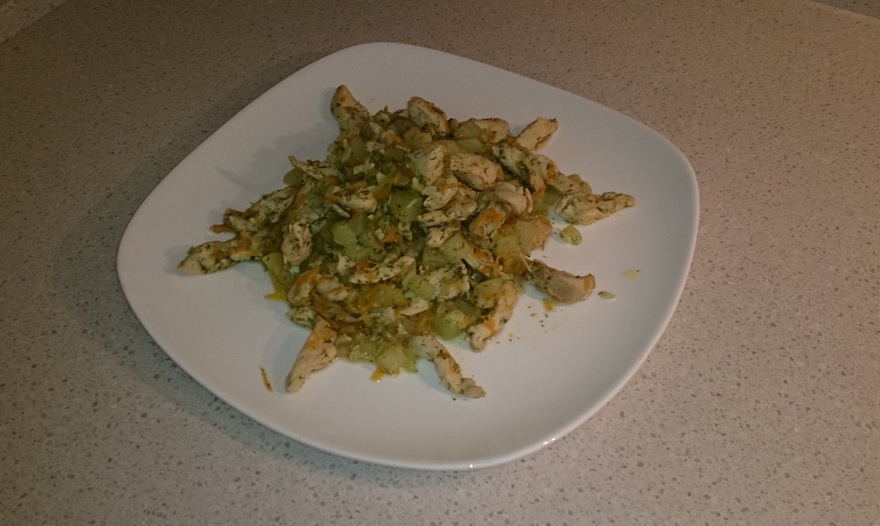 Ароматное куриное филе с кабачками