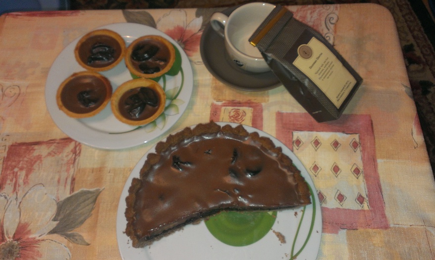 Тарт с черносливом и нежнейшим шоколадным ганашем