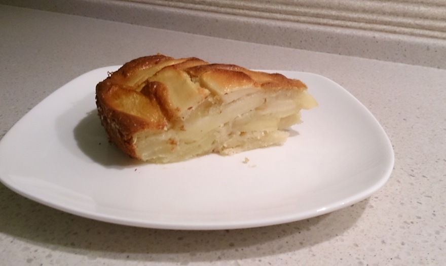 Французский яблочный пирог (Gâteau invisible aux pommes)
