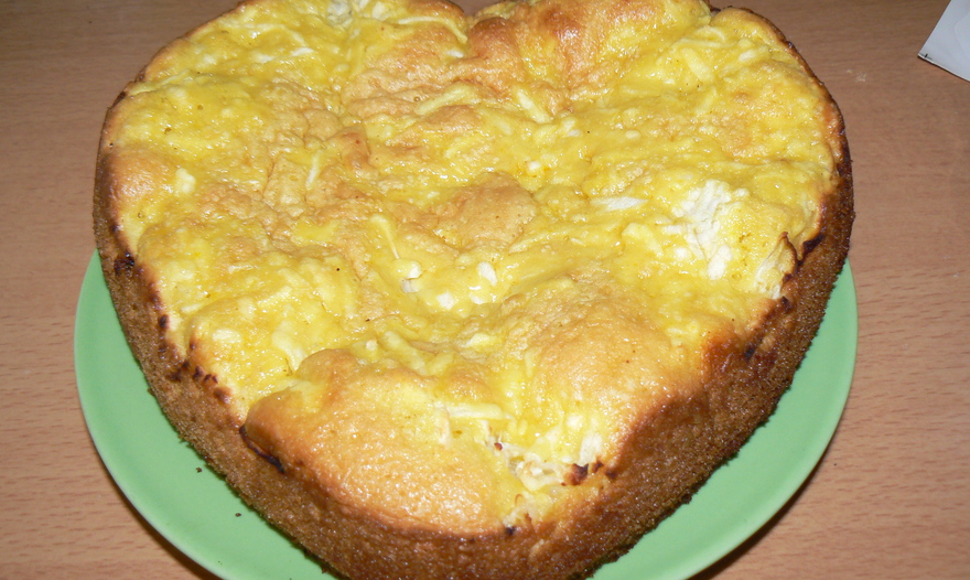 Шарлотка яблочная (с тертым яблоком)