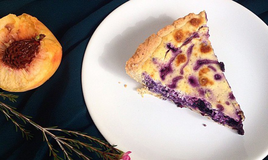 Бруснично-яблочный пирог со сливочным сыром