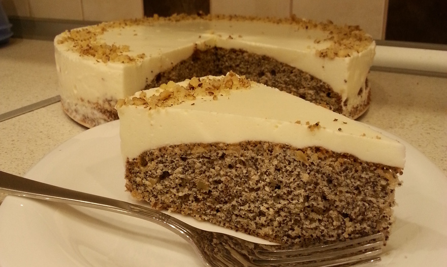 Нежный маково-ореховый пирог