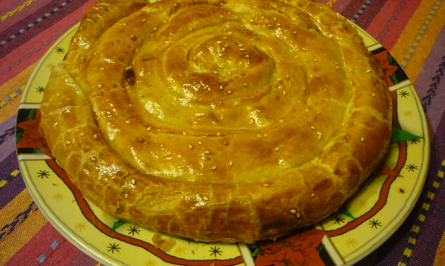 Спиральки из теста с сырно-томатной начинкой