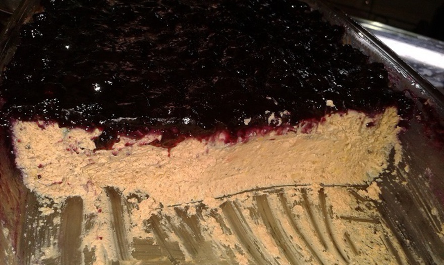 Пате из куриной печени с черной смородиной