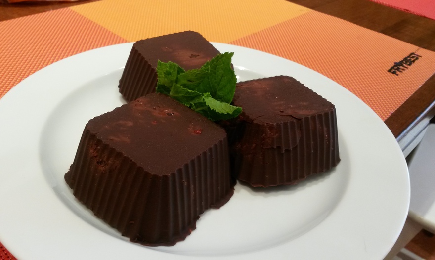 Малиновое желе в шоколаде