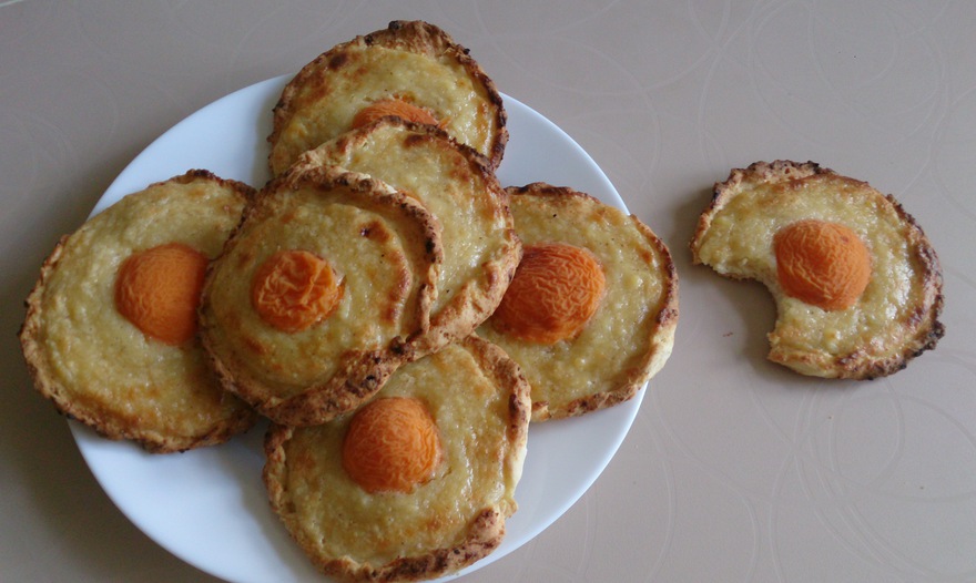 Ватрушки с абрикосами