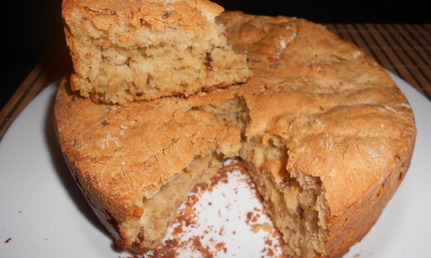 Хлеб с сушеными помидорами, тмином и тимьяном