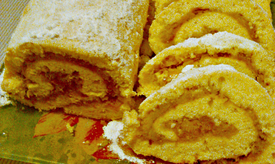 Яблочный рулет