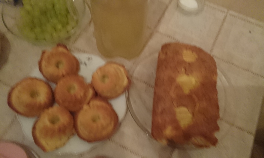 Шарлотка с яблоками