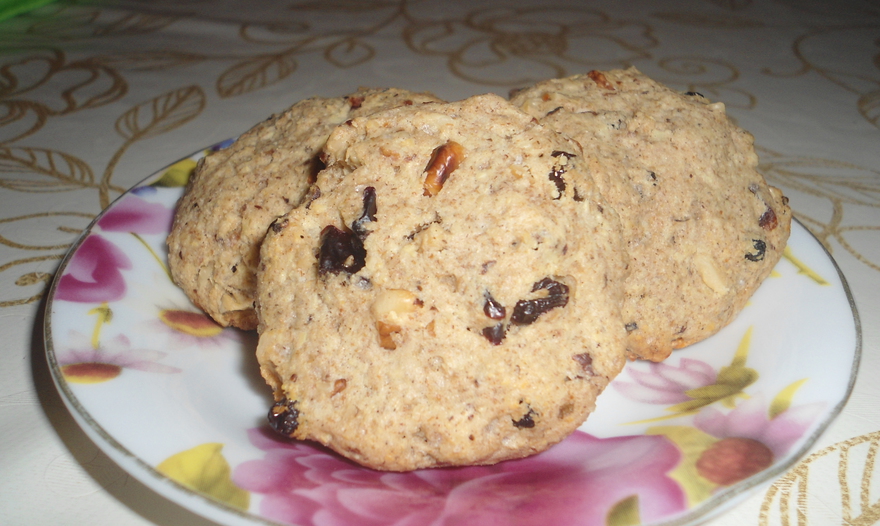 Печенье с черносливом, грецкими орехами и корицей 