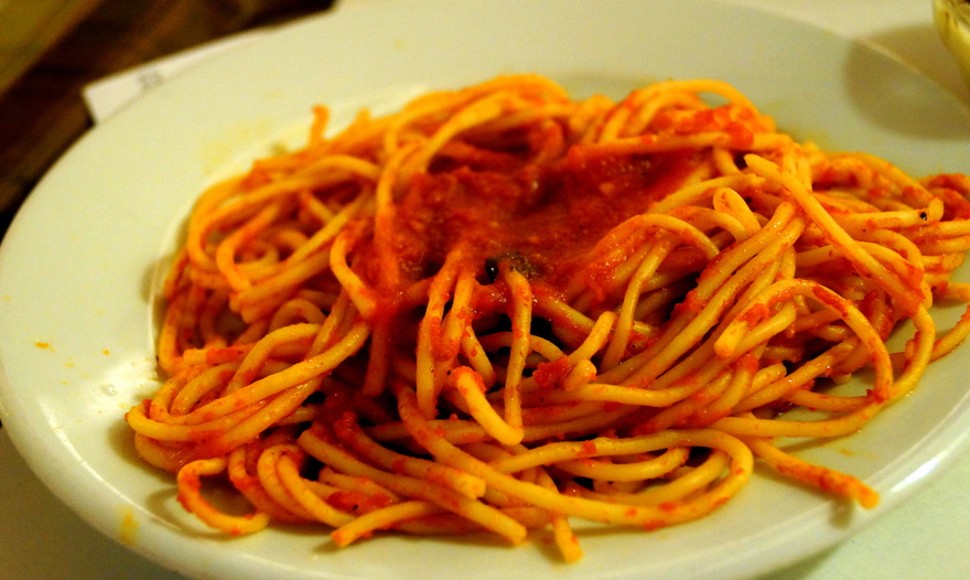 Курочка, тушеная с овощами и рулетиками