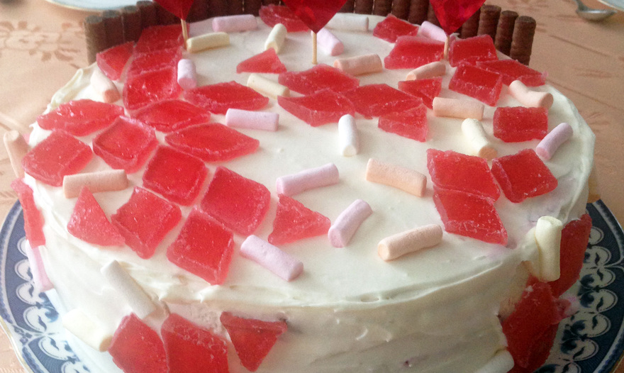 Комбинированный торт "Праздничный клубничный"