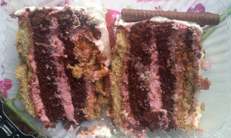 Комбинированный торт "Праздничный клубничный"