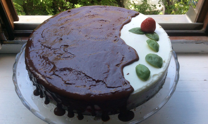 Торт «Клубника и базилик»