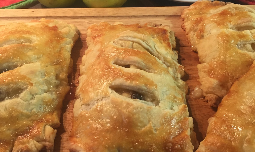 Французские яблочные пирожки