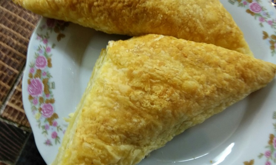 Мини-торт "Яблоневый цвет" + рецепт слоеного бездрожжевого теста