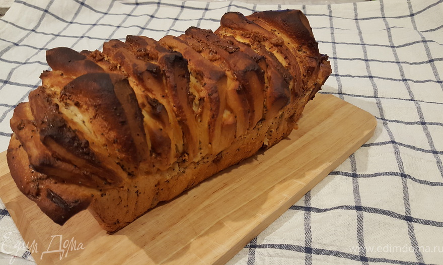 Сладкий хлеб-гармошка со сливочным сыром и маком