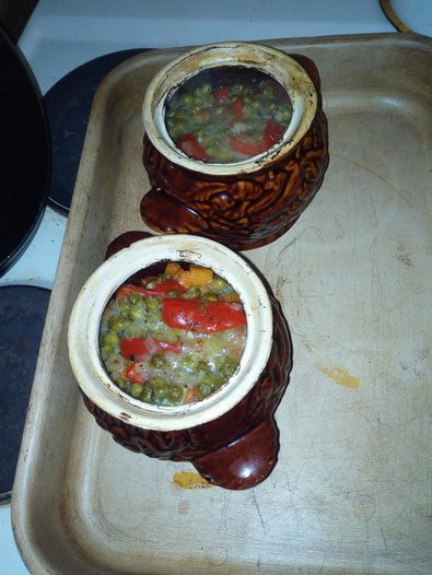 Рагу со свининой и тыквой в горшочках