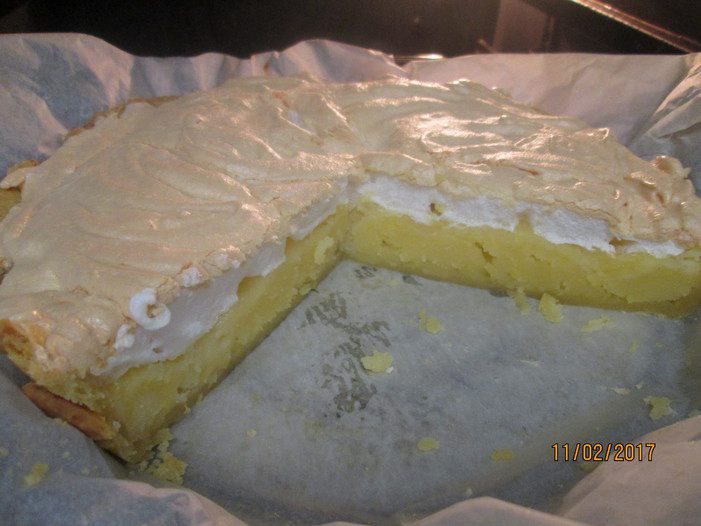 Лимонный пирог с меренгами