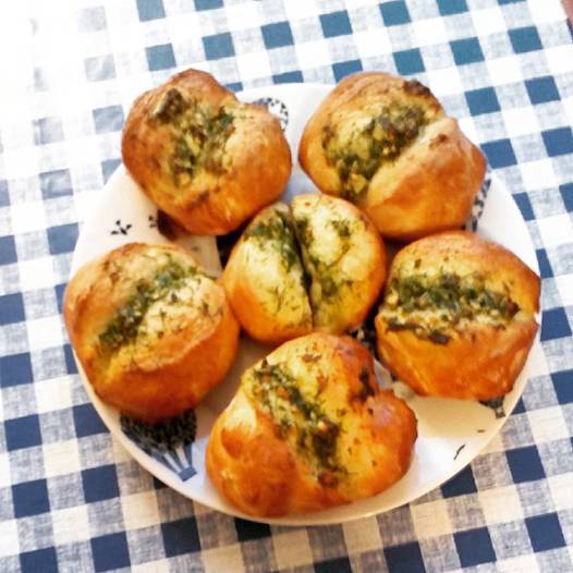 Булочки с чесноком