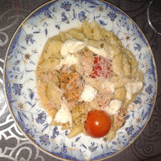 Макароны с фрикадельками и моцареллой 