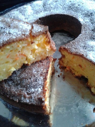 Ароматный морковный пирог на сметане 