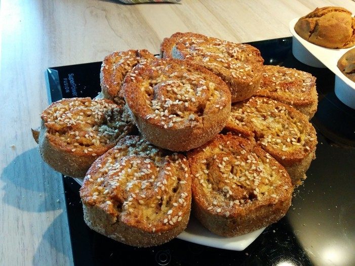 Булочки яблочные из полезной муки