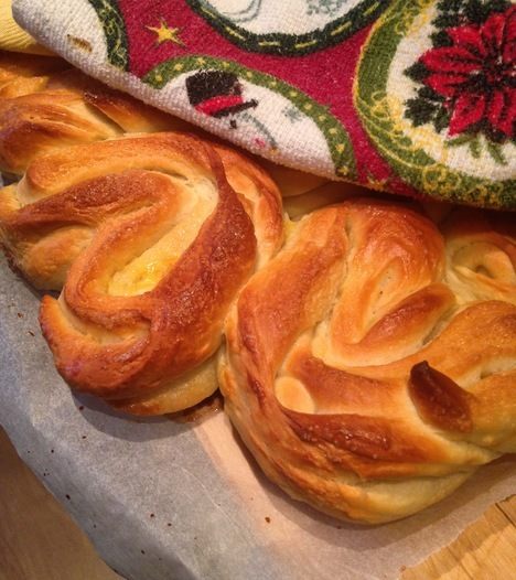 Плюшки на кефирном дрожжевом тесте